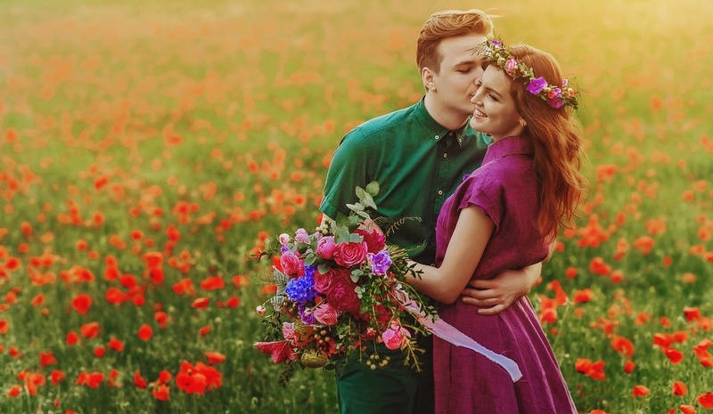 Прогулка в маках В цветочном поле