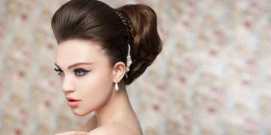 Пучок в сочетании с начесом отличное решение