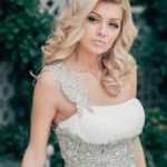 Интересные идеи причесок на свадьбу для девушек со средней длиной волос