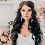 Модные варианты свадебных причесок [year] из распущенных волос