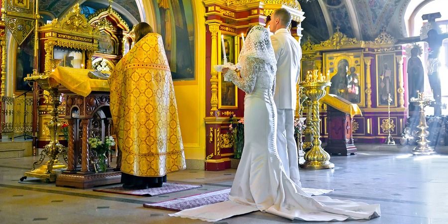 Нужно знать благоприятные даты для совершения Таинства обряда
