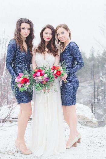 Шикарный зимний наряд на свадьбу для девушки