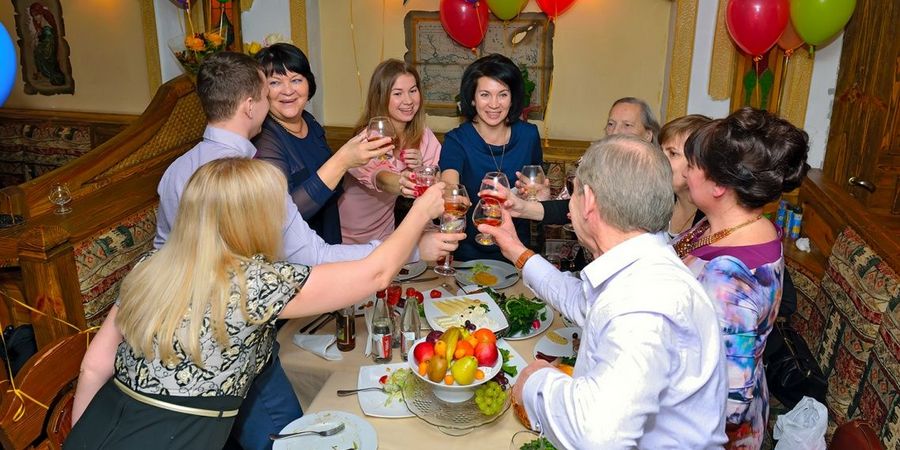 Соберите близких за одним столом