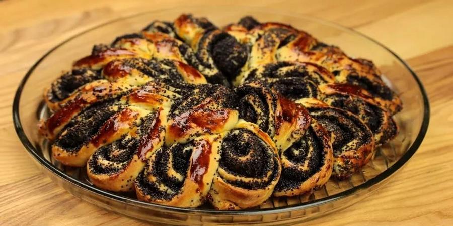 На такой праздник уместно испечь маковый пирог