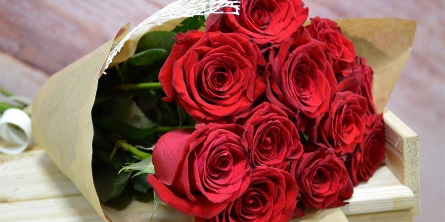 Муж дарил жене букетик из 11 цветков 